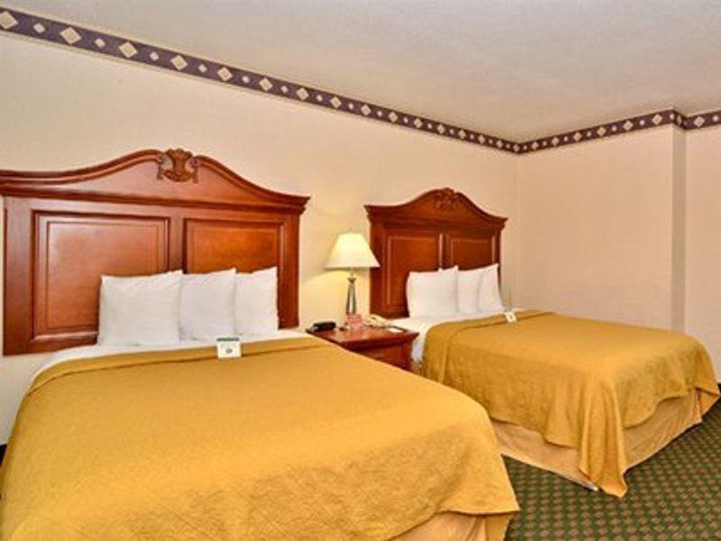 Quality Inn & Suites Seattle Center Стая снимка